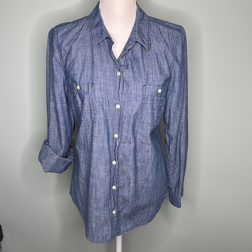 Denim Old Navy button up size Medium